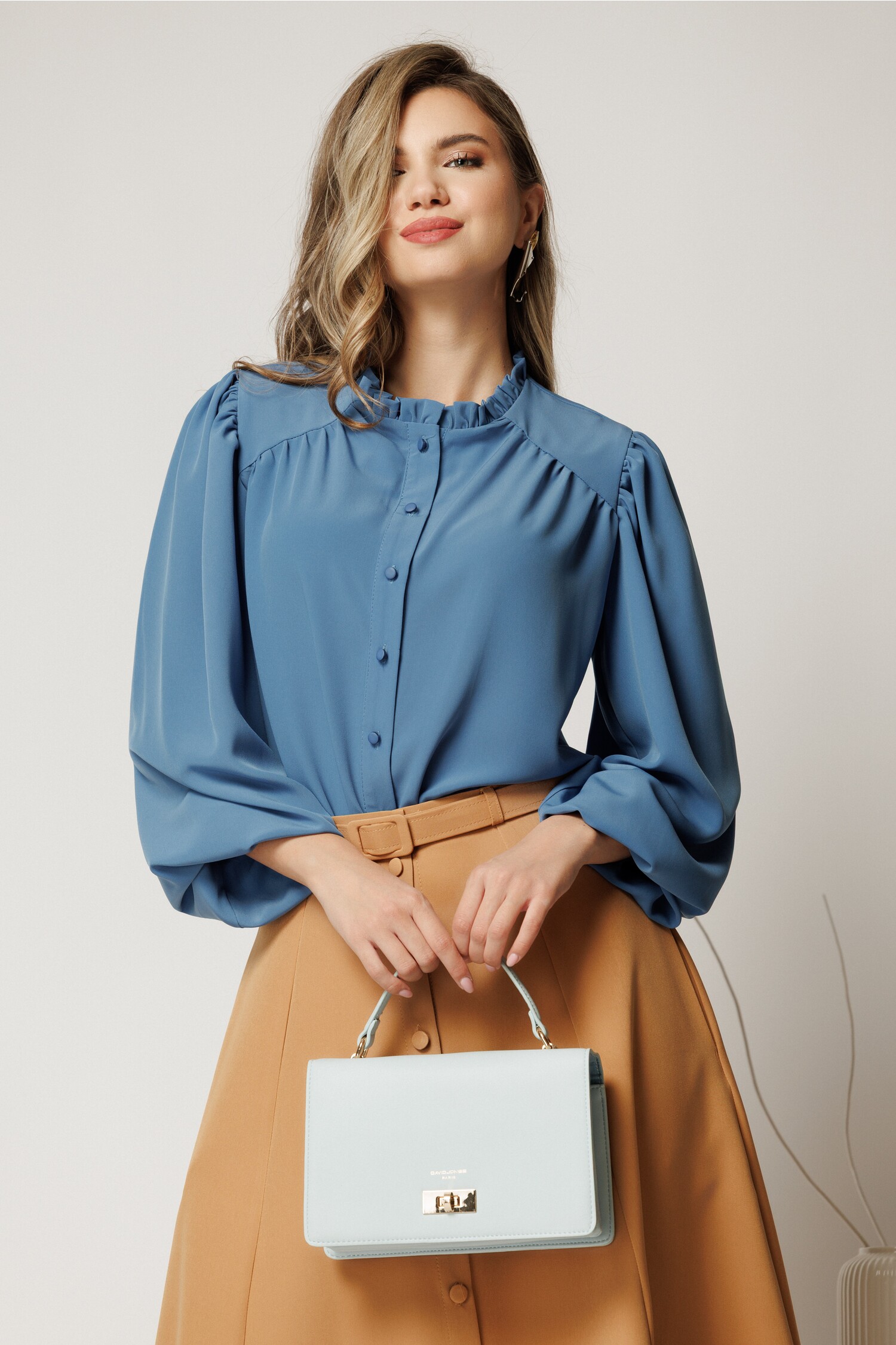 Camasa DY Fashion albastra din voal plin cu guler incretit
