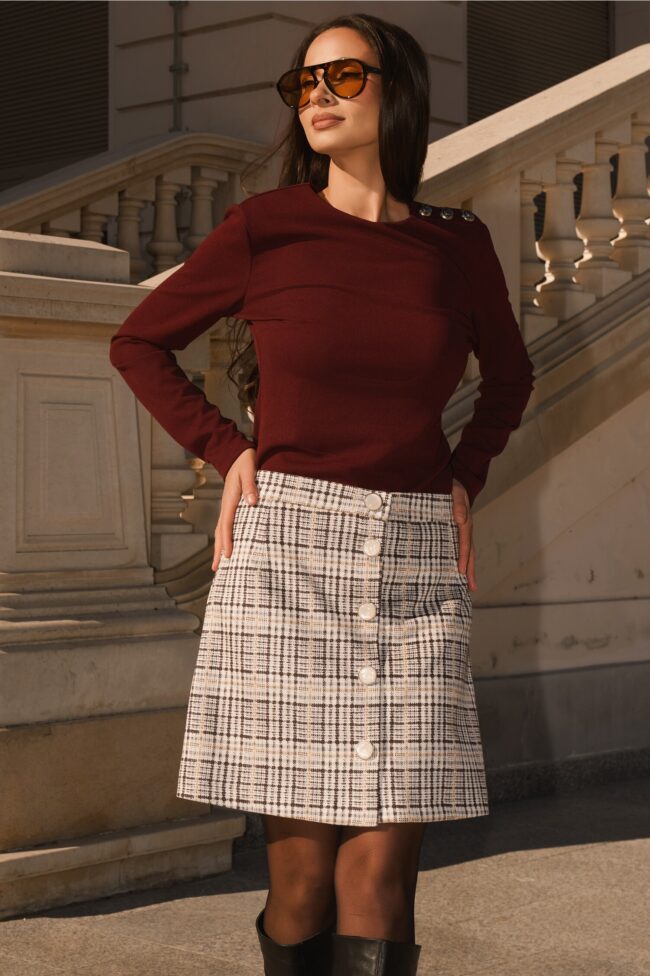 Fusta DY Fashion office scurta din stofa gri cu carouri galbene si nasturi