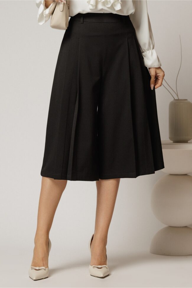 Pantaloni dama midi cu croi lejer si pliuri