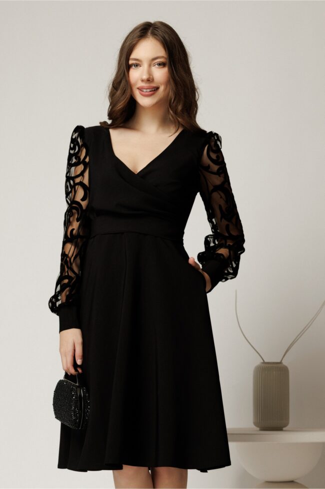 Rochie Adria neagra de ocazie clos cu decolteu petrecut