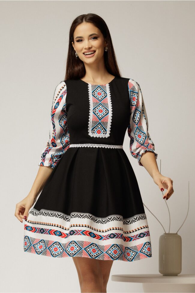 Rochie scurta neagra cu motive etno