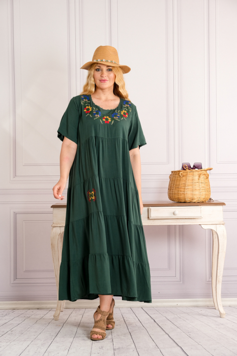 Rochie verde boho chic cu aplicatie florala pe bust