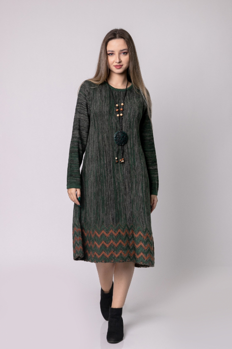 Rochie verde boho chic cu model geometric
