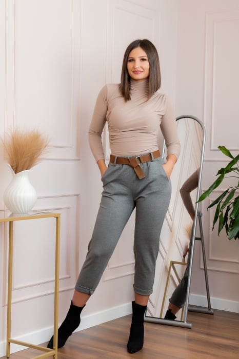 Pantaloni gri lejeri cu talie elastica si curea ajustabila