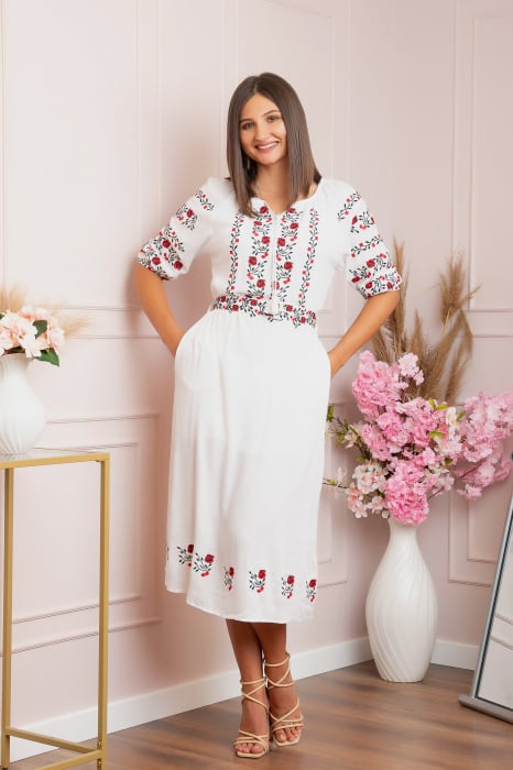 Rochie traditionala alba cu model floral rosu Iuliana