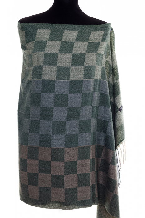 Esarfa casmir unisex cu imprimeu tabla de sah pe fond verde