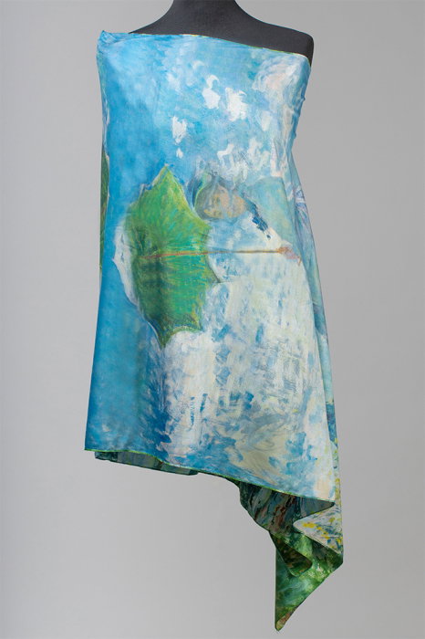 Esarfa cu doua fete, din matase, imprimata cu model inspirat  dupa Claude Monet    Femeia cu umberala de soare