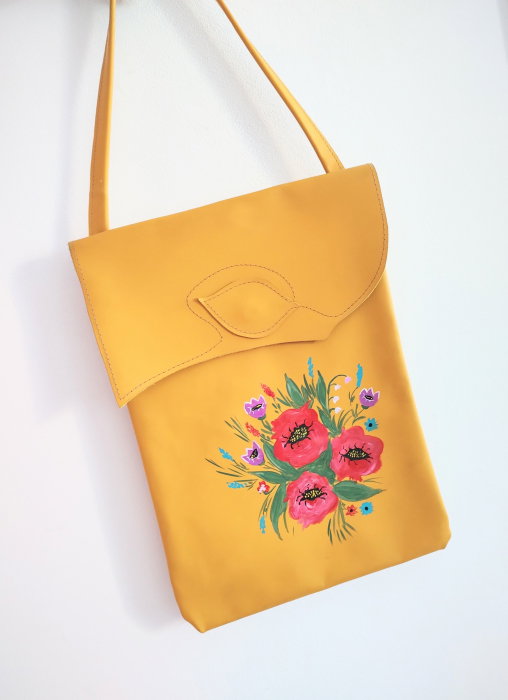 Geanta galben mustar  ,handmade, cu lalele si maci pictati,unicat